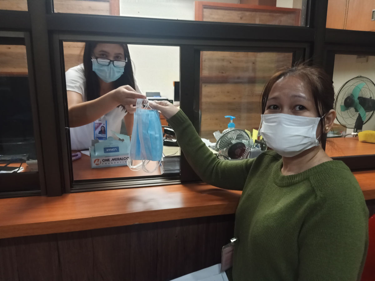 Another 1,000 masks were also donated by the Meralco Foundation to the Philippine Heart Center in Quezon City.
