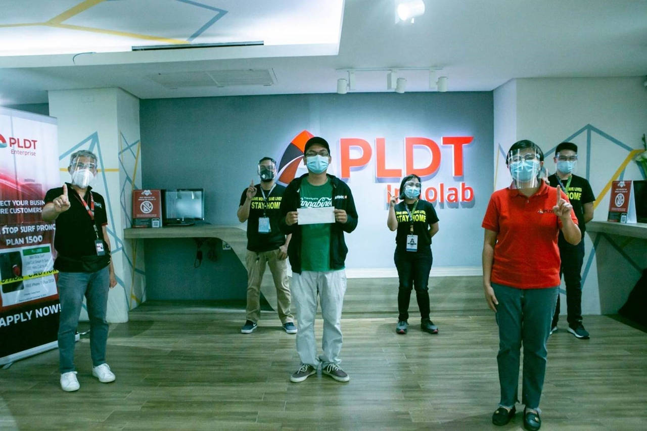 Icee Vasquez wins PLDT’s Choice for Music Video.