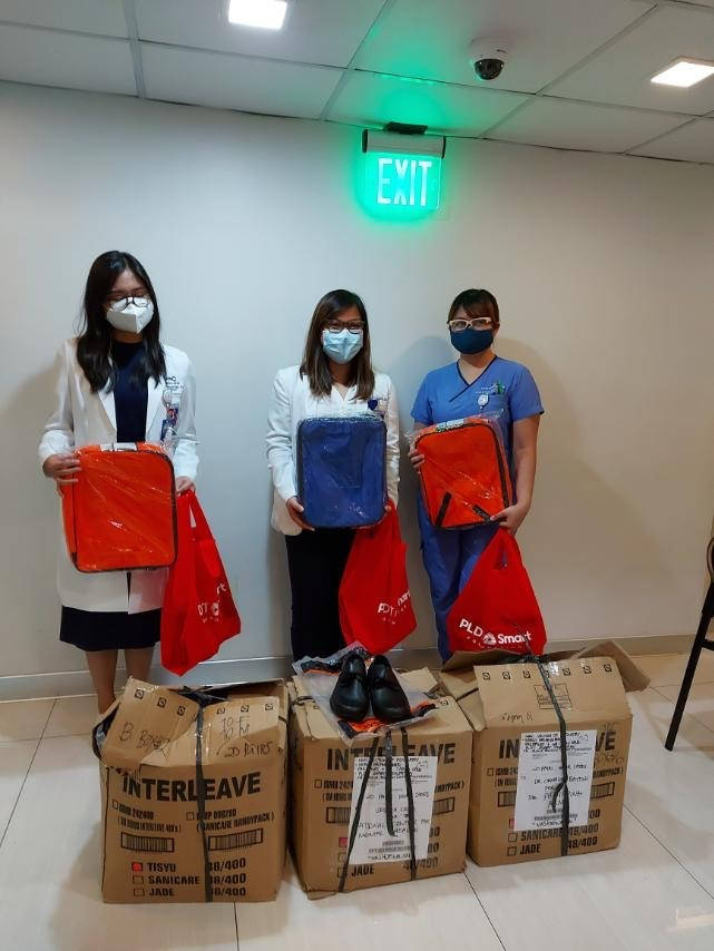 The winners of Project NaSHOEnalism, from left: Dra. Ormalyn Bayting, Dra. Jessica Cruz, and Dra. Ofelia Abayan.