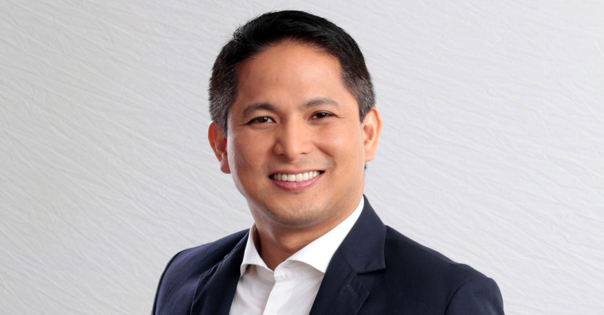 PLDT and Smart Senior Vice President and Head of Consumer Business Market Development Oscar Enrico A. Reyes, Jr.