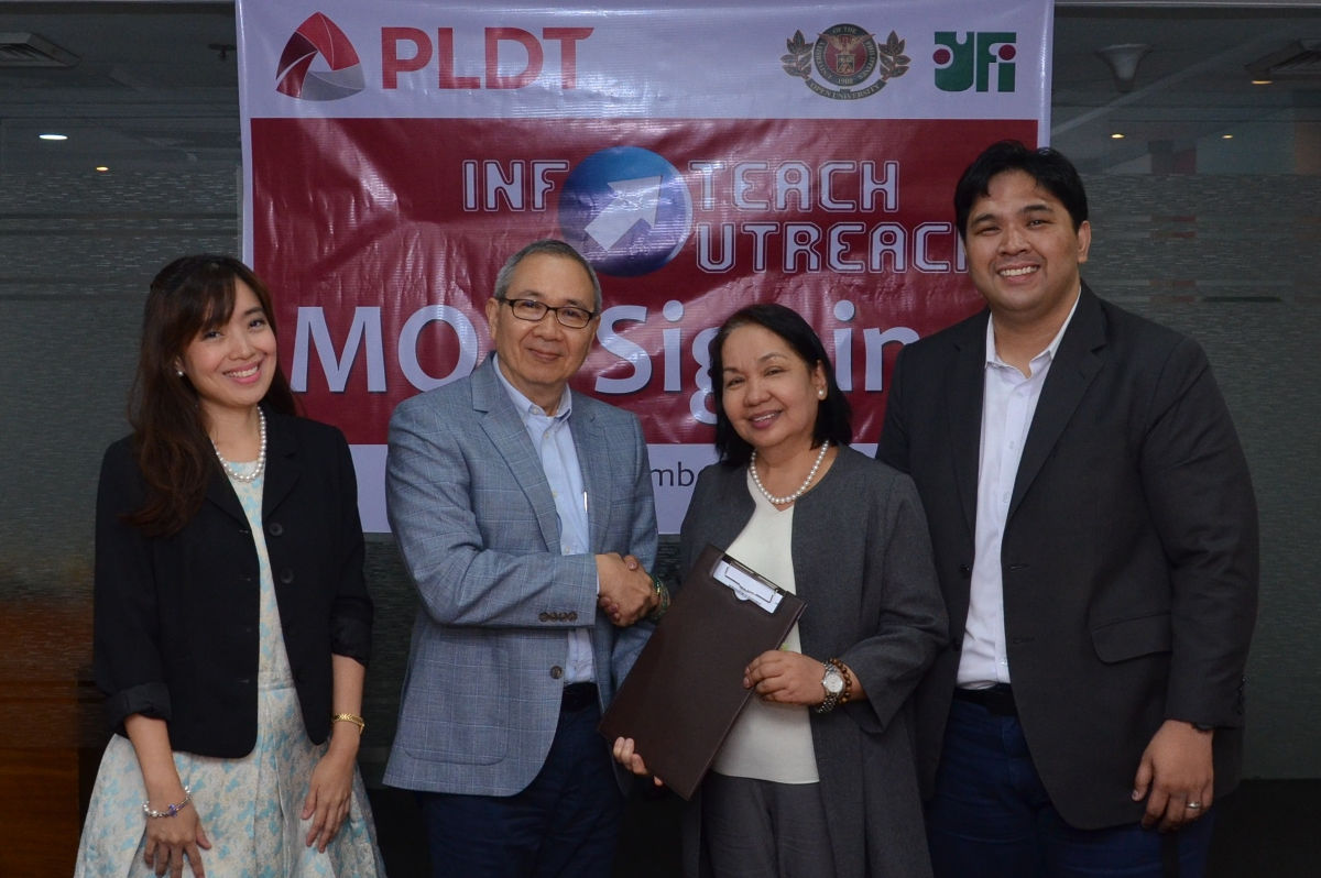 PLDT Community Relations Head Katherine P. Diaz De Rivera, PLDT FVP and Public Affairs Head Ramon R. Isberto, University of the Philippines Open University Chancellor Dr. Melinda dP. Bandalaria, and PLDT VP and Public Affairs Deputy Head Carlo S. Ople